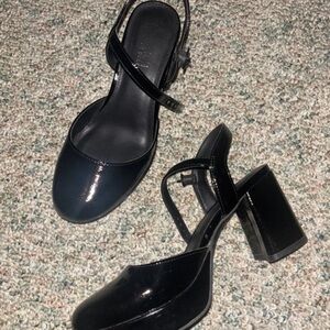 Kenneth Cole Shiny Black Block Heels